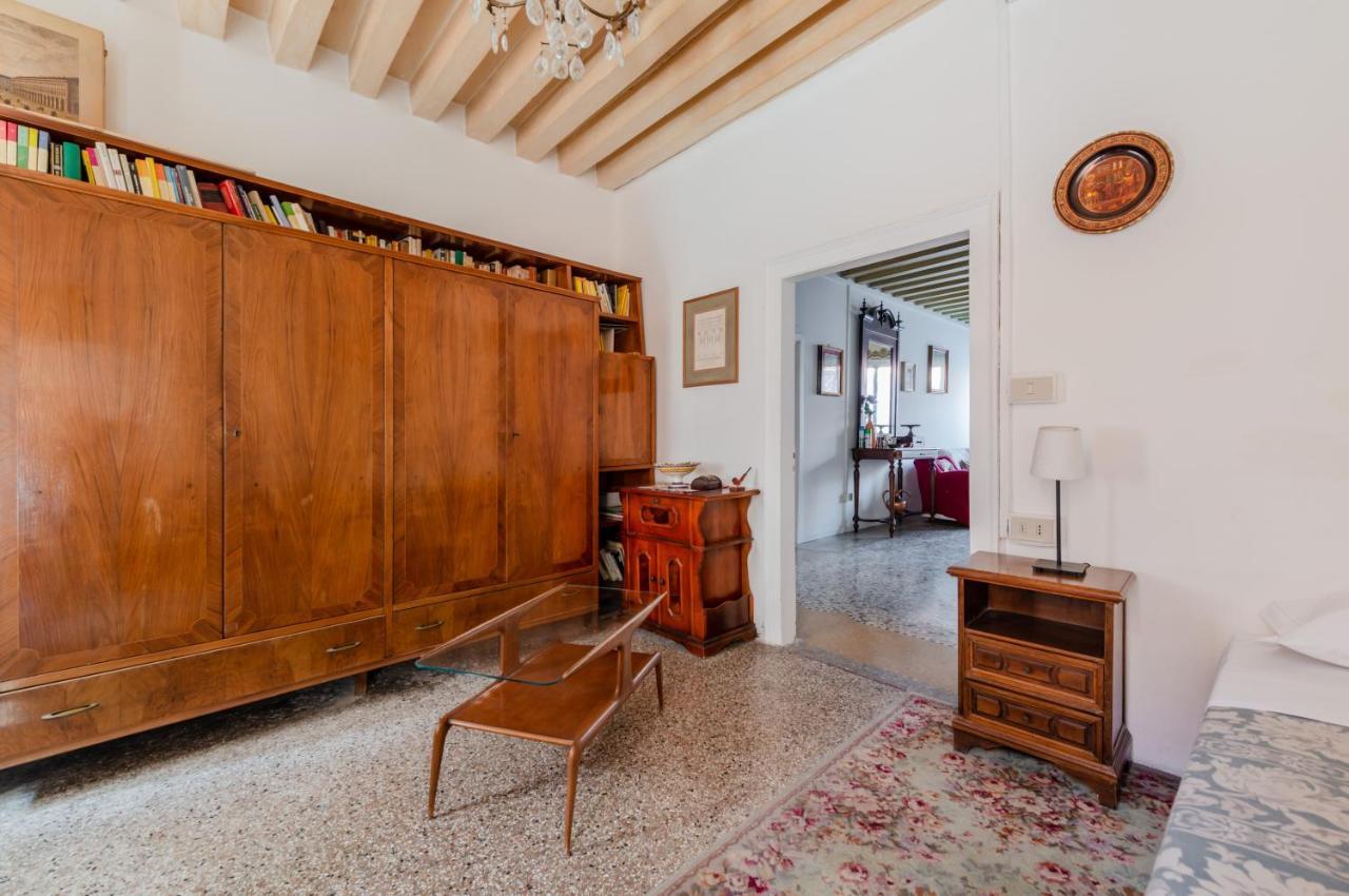 Lovely & Roomy Venetian X5! *