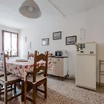 Lovely & Roomy Venetian Apartment X5!